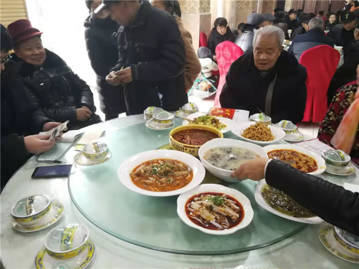 绵阳Cmp冠军沐日旅行社(省青绵阳分社)今天在永新皂角铺西华苑度假村召开迎春联谊会